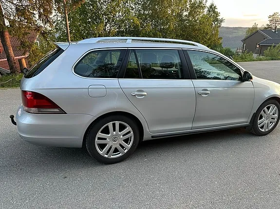 Volkswagen Golf 2012 photo 2