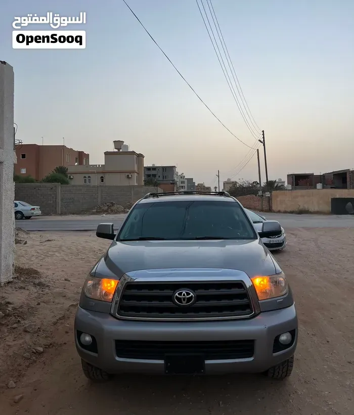 Toyota Sequoia 2012 photo 5