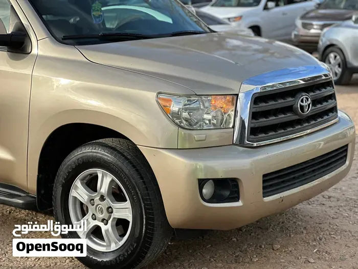 Toyota Sequoia 2012 photo 4
