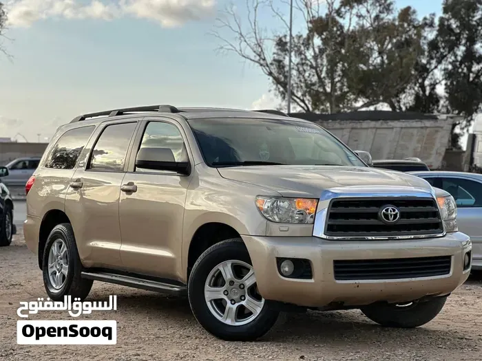 Toyota Sequoia 2012 photo 2
