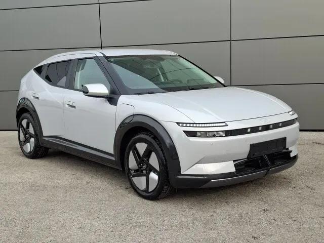 Hyundai Ioniq 3 photo 3