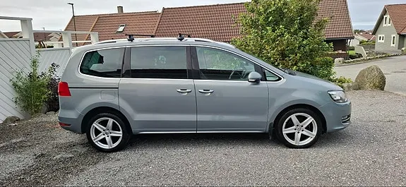 Volkswagen Sharan 2012 photo 2