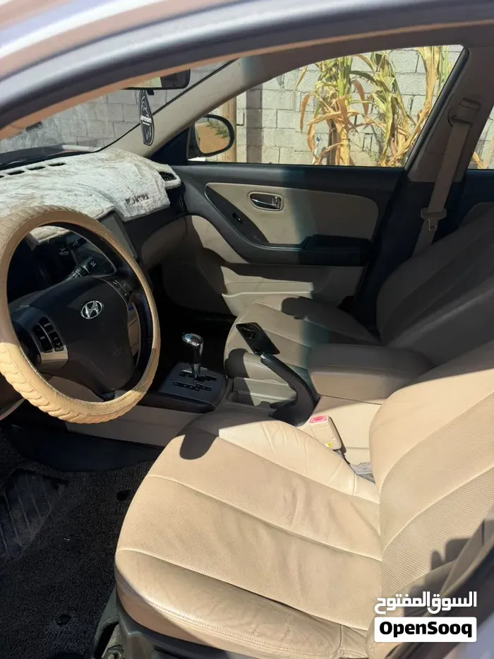 Hyundai Avante 2010 photo 3
