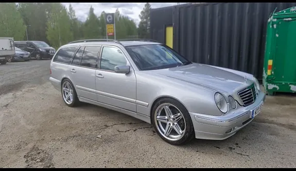 Mercedes-Benz E320