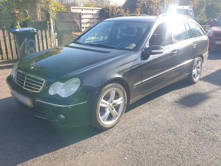 Mercedes-Benz C200
