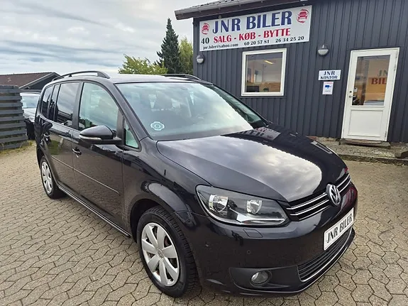 Volkswagen Touran 2011 photo 2