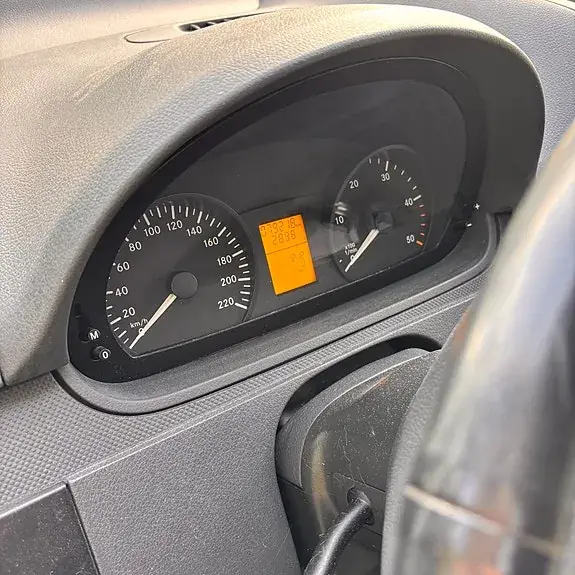 Mercedes-Benz Vito 110 2013 photo 3