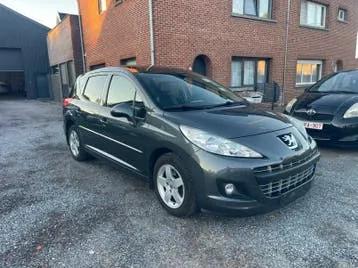 Peugeot 207 2012 photo 3