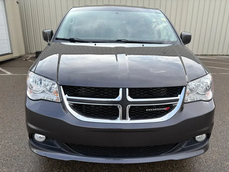 Dodge Grand Caravan 2017 photo 2