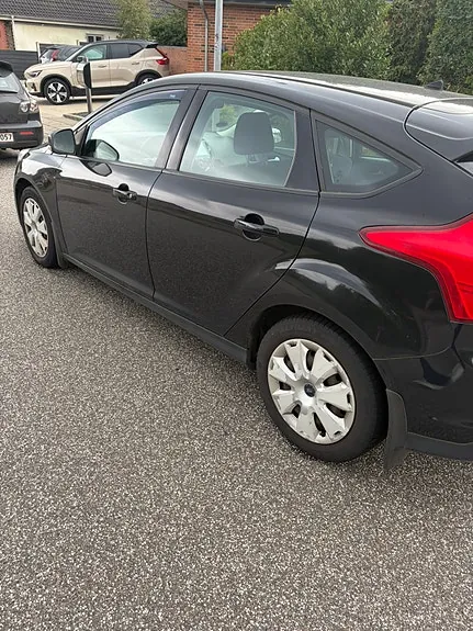 Ford Focus 2011 photo 2