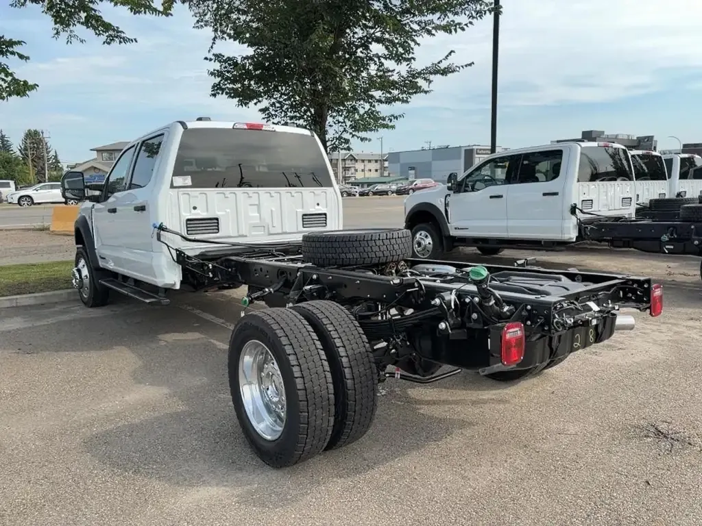 Ford F-550 2026 photo 5