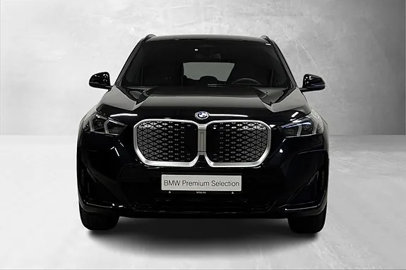 BMW Ix1 2026 photo 2