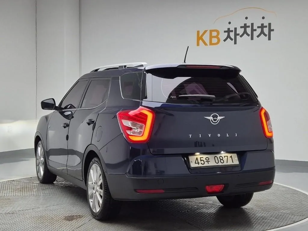KG Mobility Tivoli 2016 photo 2