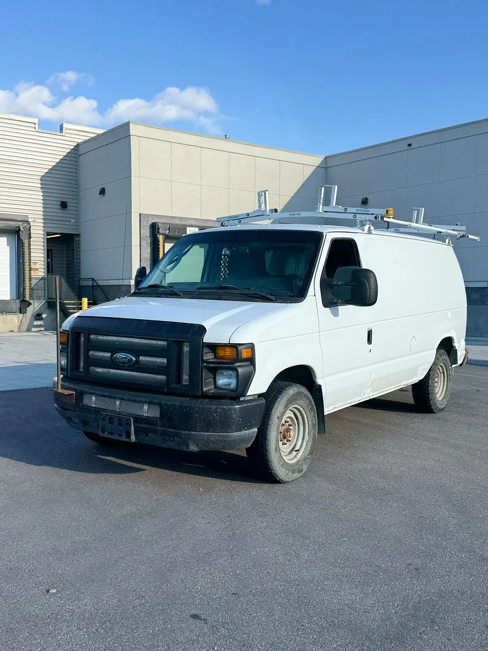 Ford Cargo Van 2010 photo 2