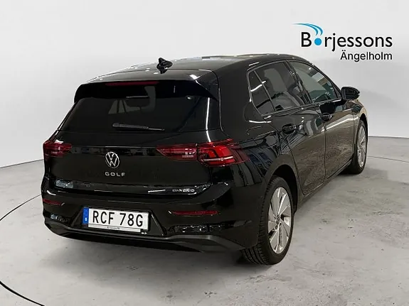 Volkswagen Golf I 2026 photo 3