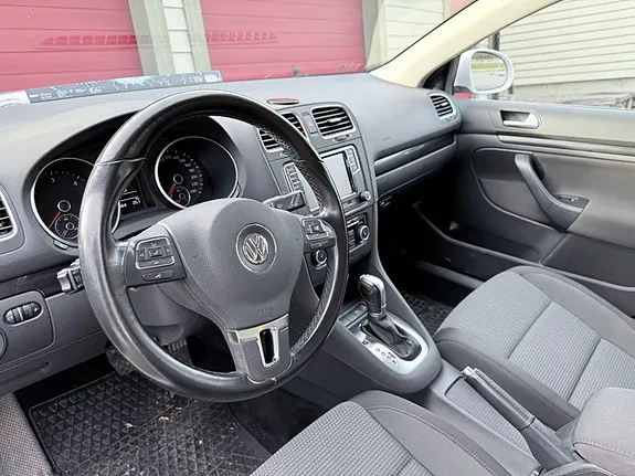 Volkswagen Golf Vi 2011 photo 3
