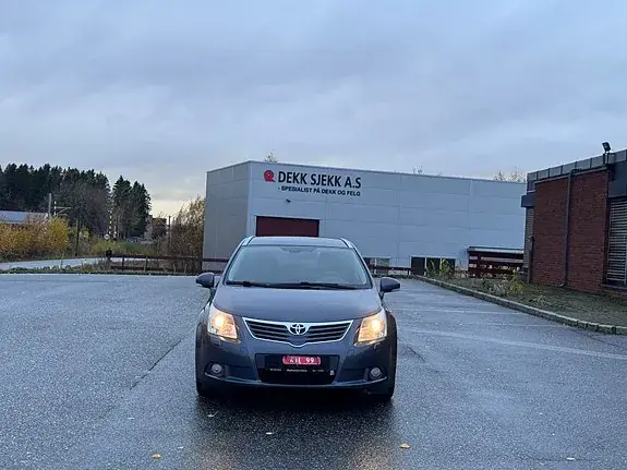 Toyota Avensis 2010 photo 3