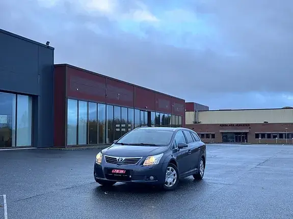 Toyota Avensis 2010 photo 4