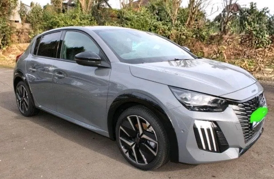 Peugeot 208