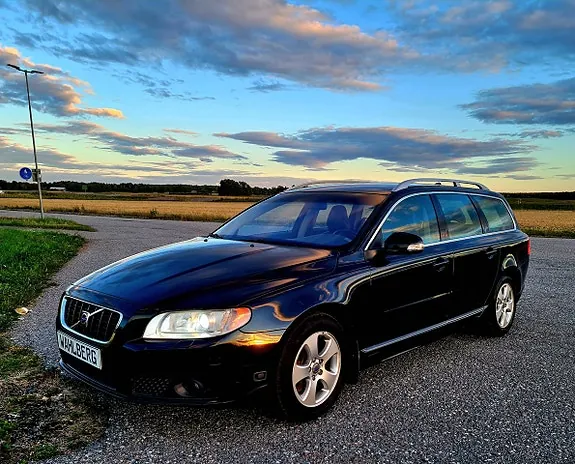 Volvo V70 2009 photo 2