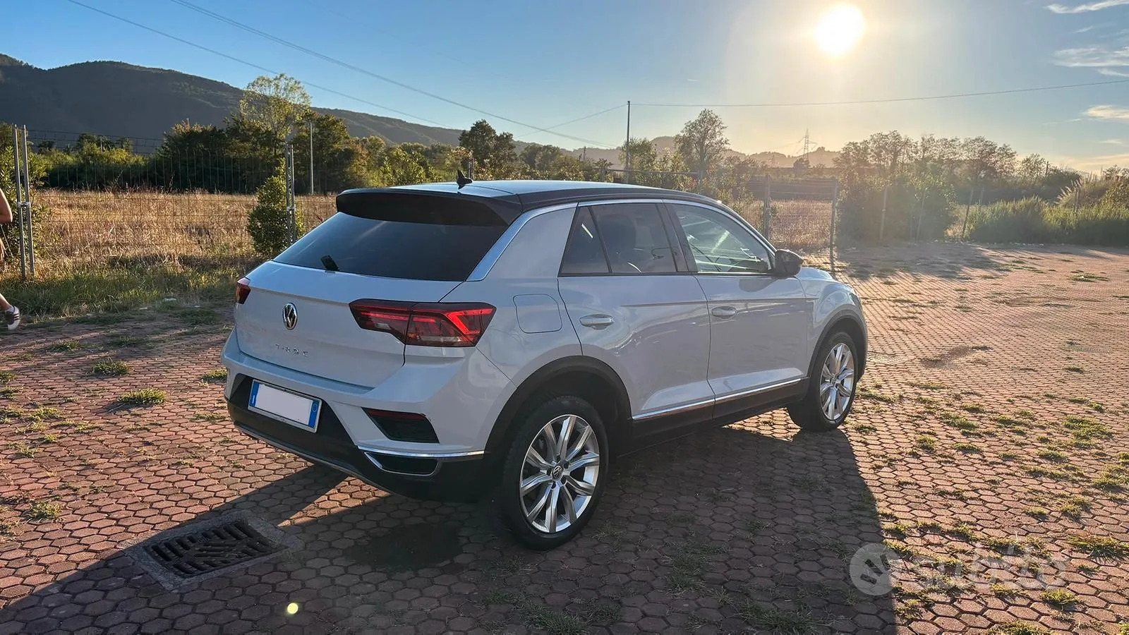 Volkswagen T-Roc 2019 photo 2