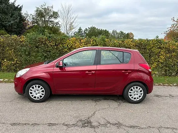Hyundai I20 2011 photo 2