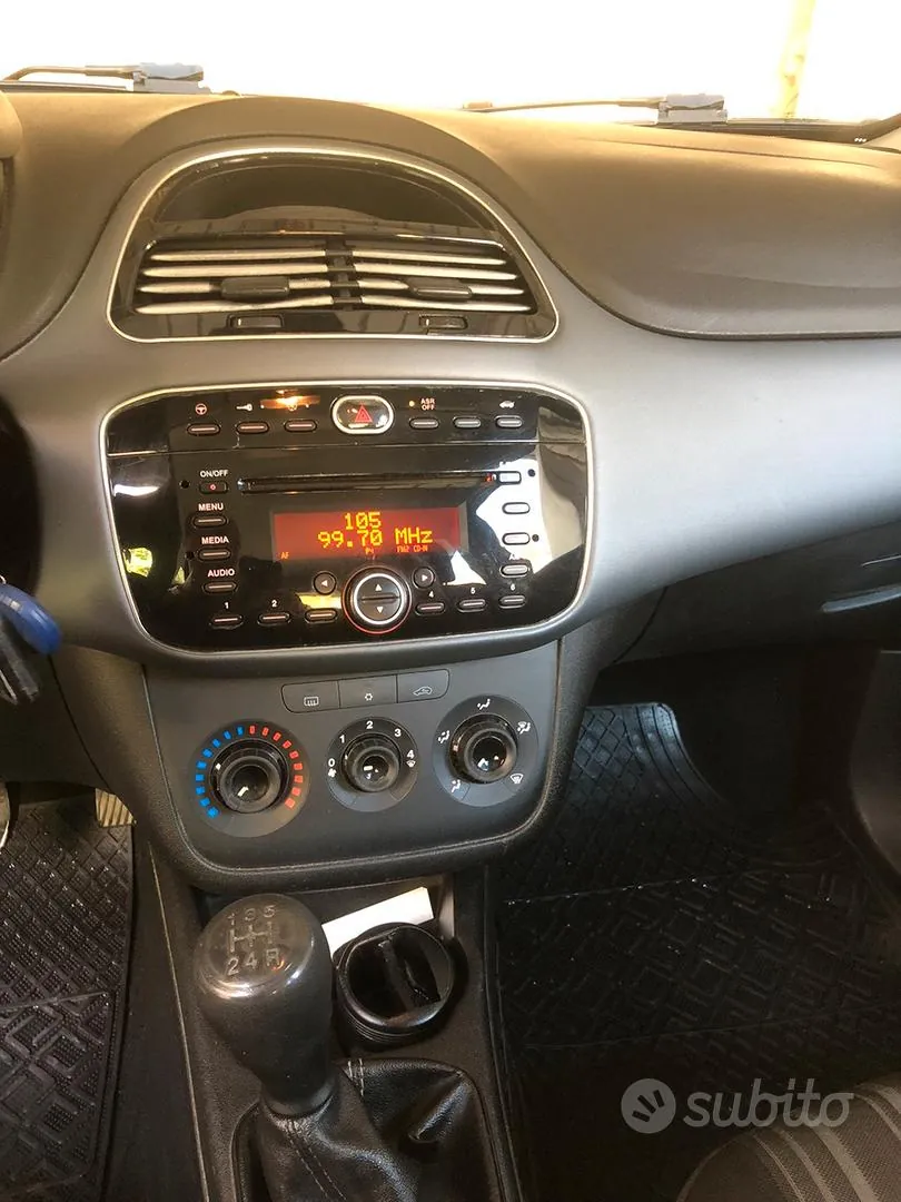Fiat Punto Evo 2010 photo 4