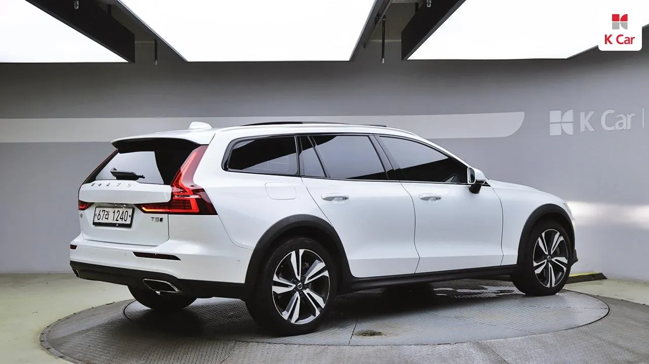 Volvo V60 Cross Country 2019 photo 4