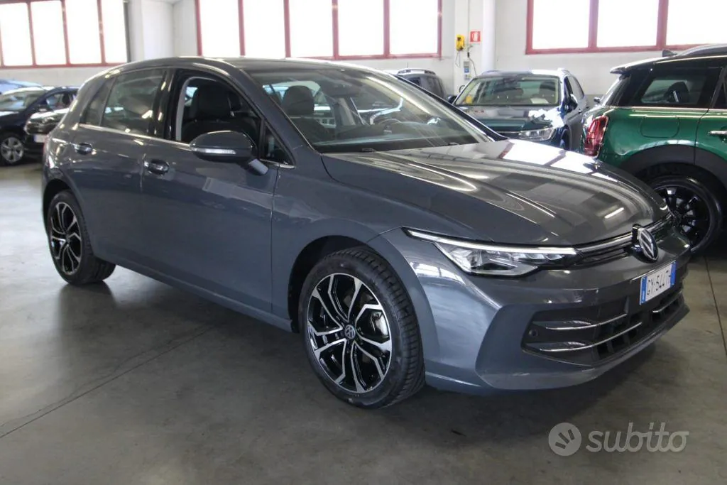 Volkswagen Golf 2025 photo 3