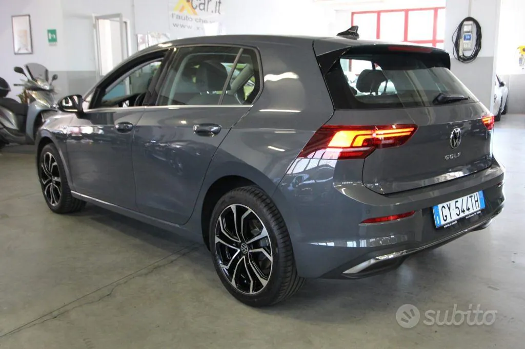 Volkswagen Golf 2025 photo 4