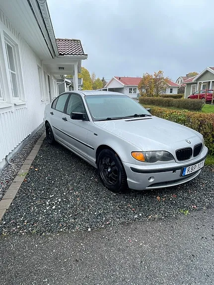 BMW 318I
