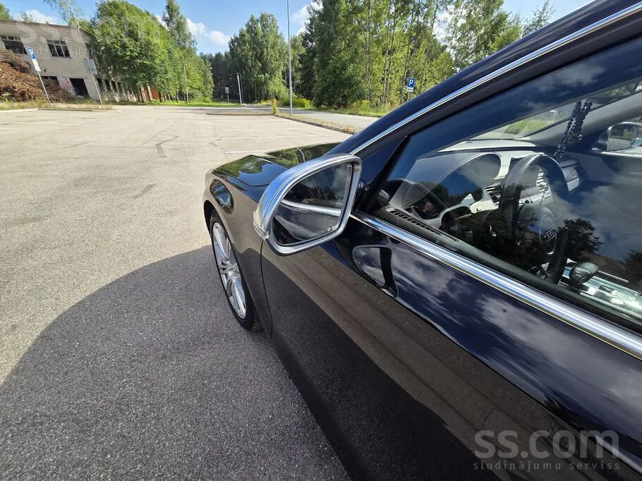 Audi A8 2011 photo 3