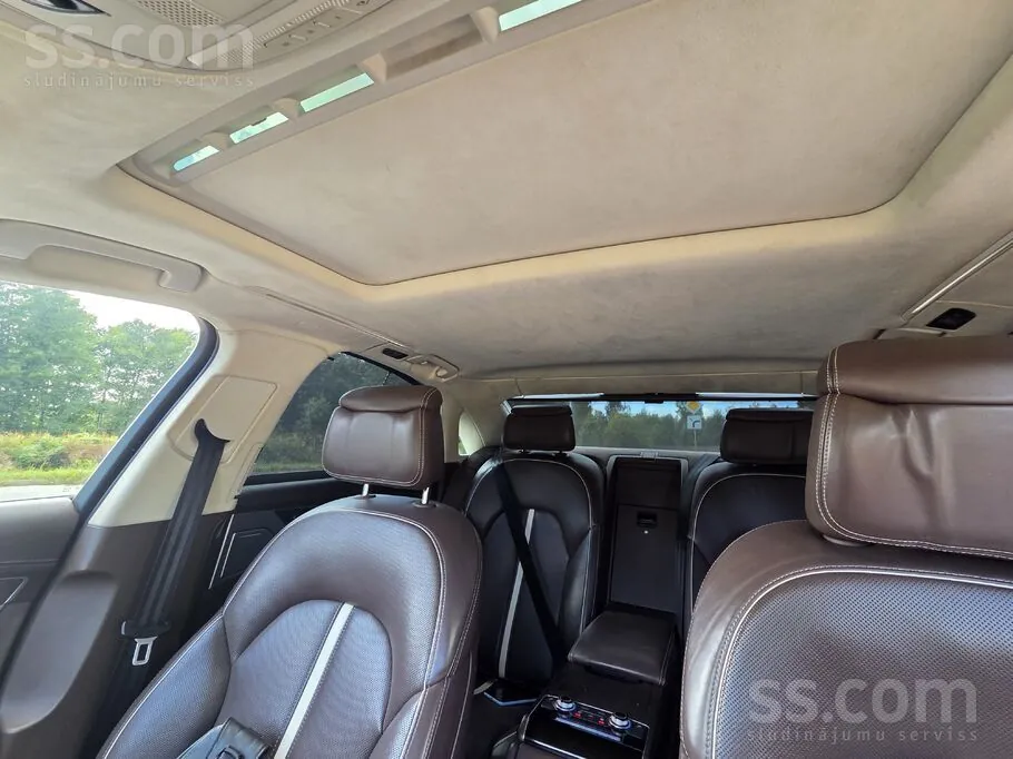 Audi A8 2011 photo 5
