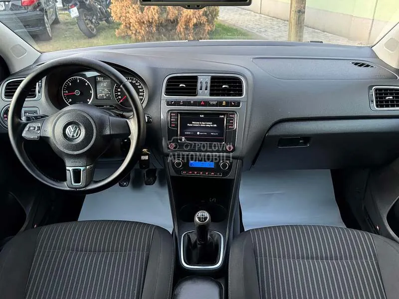 Volkswagen Polo 2010 photo 2