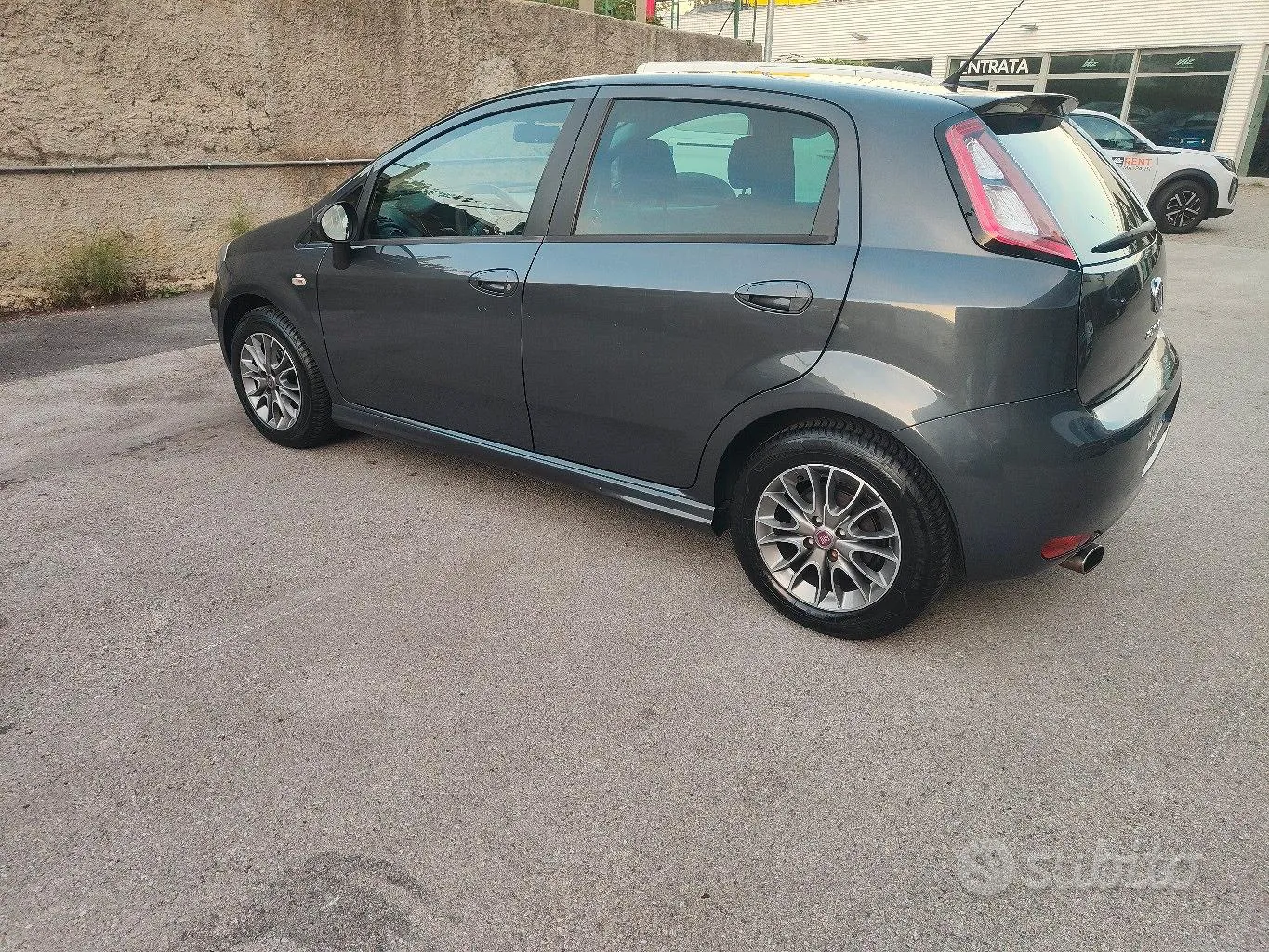 Fiat Punto Evo 2012 photo 2