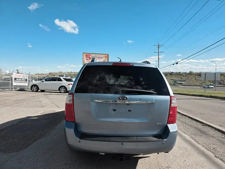 Kia Sedona 2009 photo 5