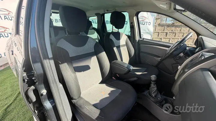 Dacia Duster 2016 photo 3