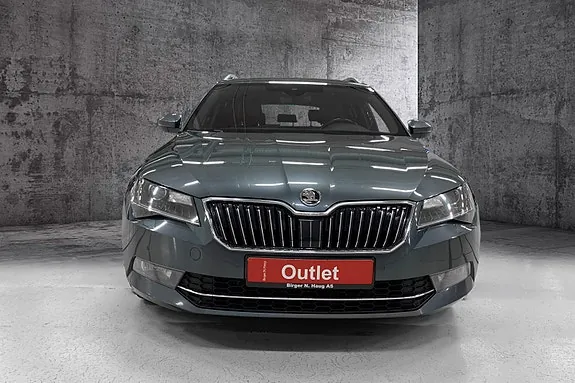 Skoda Superb 2019 photo 2