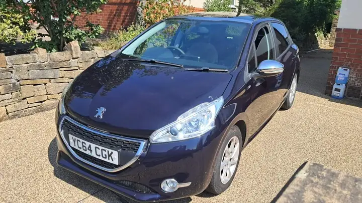 Peugeot 208 2014 photo 3