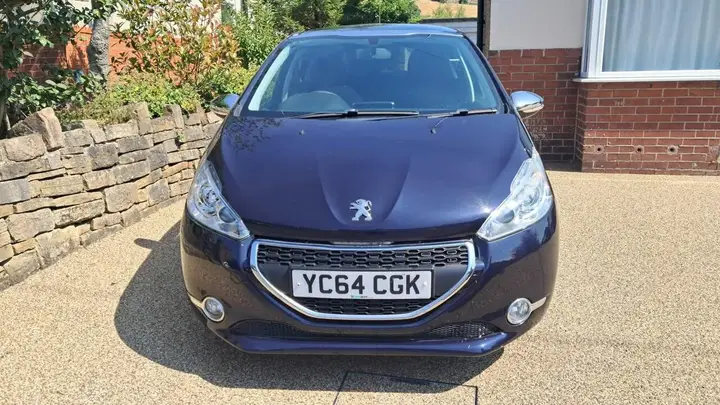 Peugeot 208 2014 photo 2