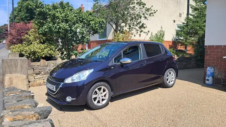 Peugeot 208