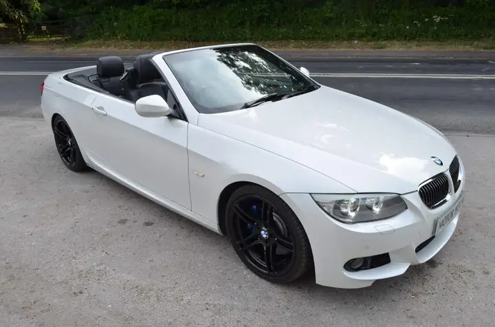 BMW 3 Series 2011 photo 3