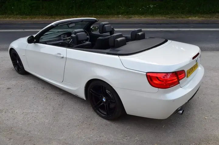 BMW 3 Series 2011 photo 5