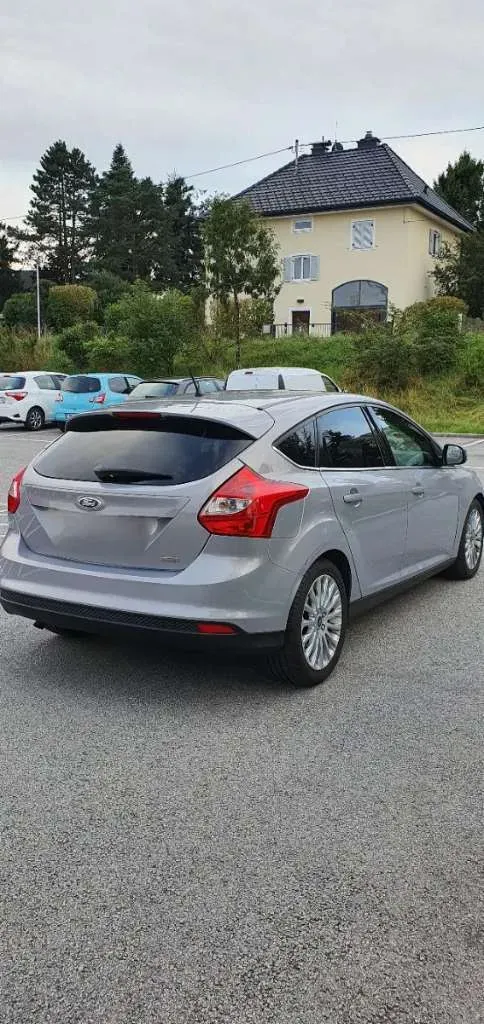 Ford Focus 2011 photo 2