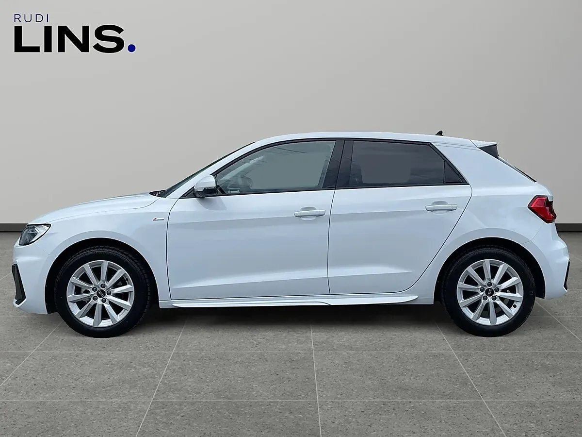 Audi A1 2025 photo 2