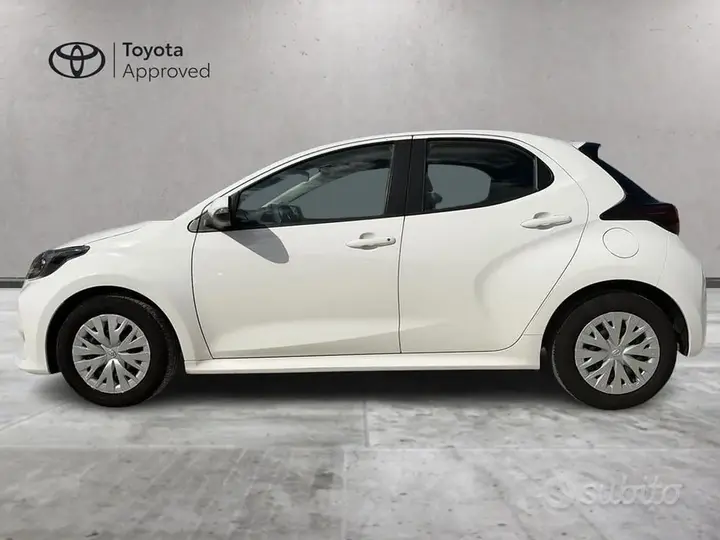 Toyota Yaris 2023 photo 3