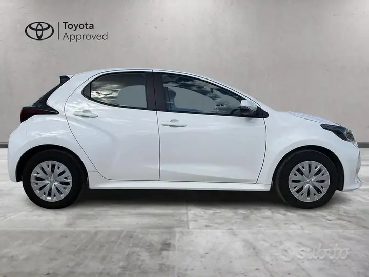 Toyota Yaris 2023 photo 4