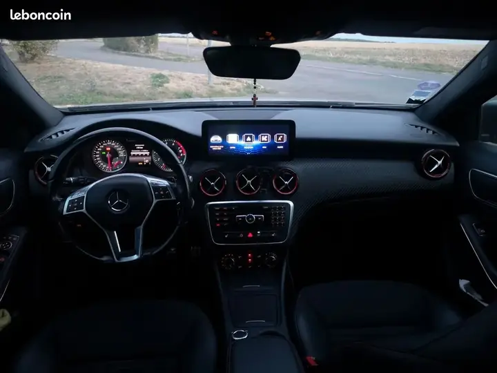 Mercedes-Benz A-Class 2014 photo 3