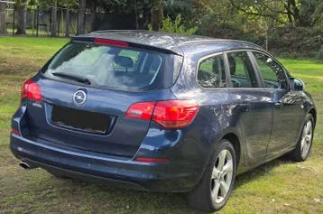 Opel Astra 2012 photo 3