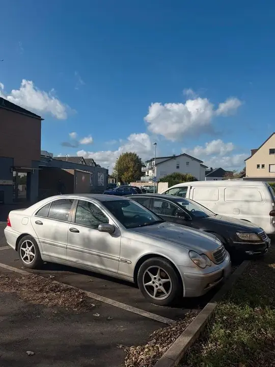 Mercedes-Benz C220